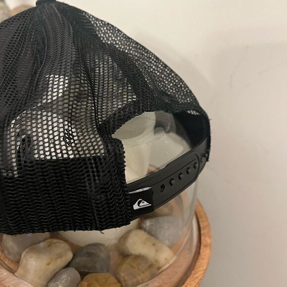 Quiksilver x Stranger Things Men's Clean Rivers Snapback patch Hat - Picture 3 of 6